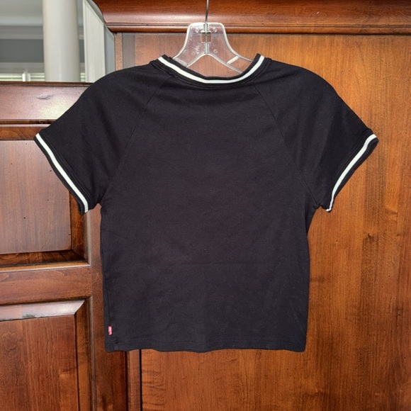 NWT Levi’s Slim Fit Crewneck Top - Picture 2 of 5